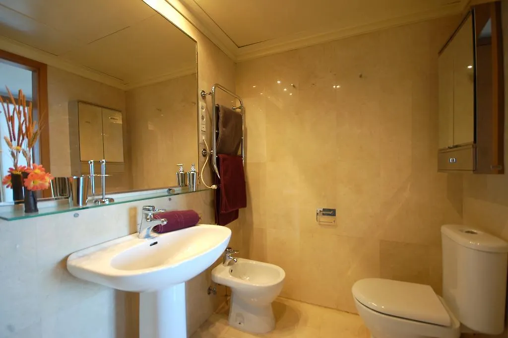 Lets Holidays Apartment Sea Views In Barcelona 0*,  Spanyolország